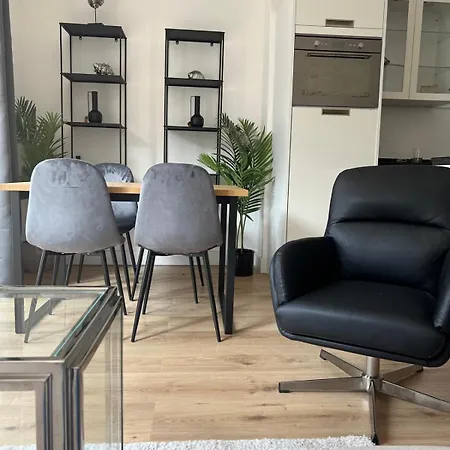 Apartment 1 Bedroom 2 Floor In Vrijheidstraat 3 *